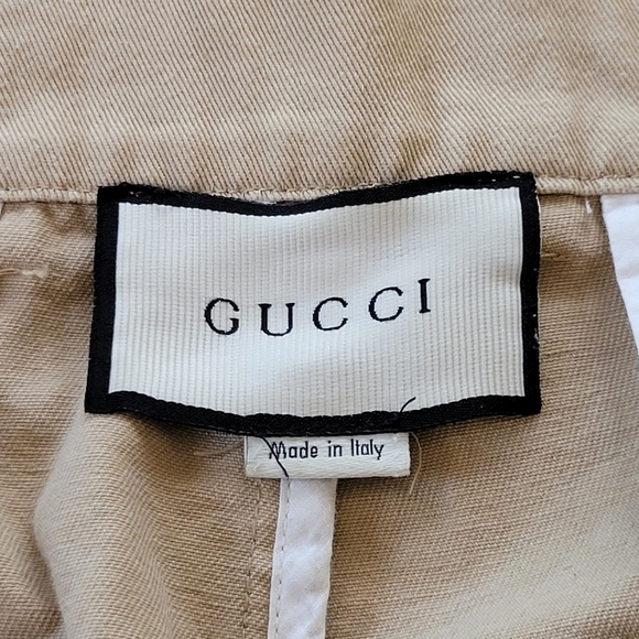 Gorgeous Gucci Tan Canvas Shorts with Bee Applique - Picture 9 of 11